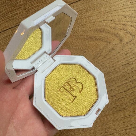 Fenty Beauty Killawatt Highlighter - Trophy Wife - Picture 1 of 4